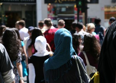 Zahlreiche Muslim:innen mussten bereits in Deutschland Diskriminierungserfahrungen sammeln.