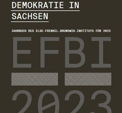 Zu sehen ist das Cover des EFBI-Jahrbuchs 2023 „Demokratie in Sachsen“, weiße Schrift auf schwarzem Hintergrund.
