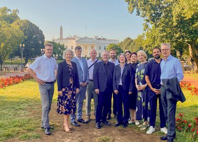 Rector Obergfell (2nd from left) with the delegation of the German U15 university network in front of the White House in Washington D.C. Photo: Private