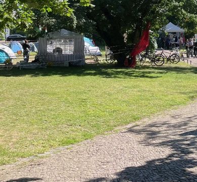 A protest called ‘Palestine Solidarity Encampment’, which was officially registered with the city of Leipzig, began in Lenné Park and then moved to Mendelssohn Shore Park. Image: Leipzig University